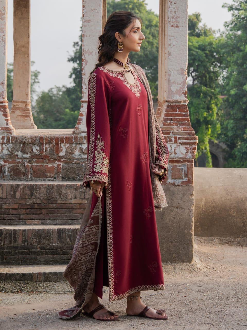 IZEL UNSTITCH LAWN EMBROIDERED 3PC (E240)