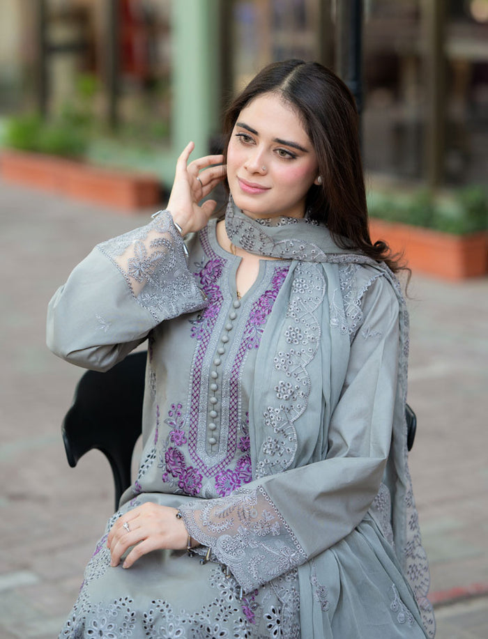 LIBAAS LAWN HEAVY EMBROIDERED 3PC