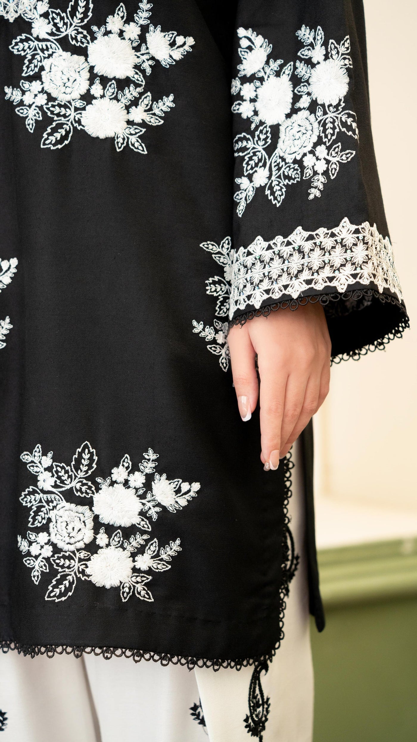 ZARA SHAHJAHAN LAWN EMBROIDERED 3PC