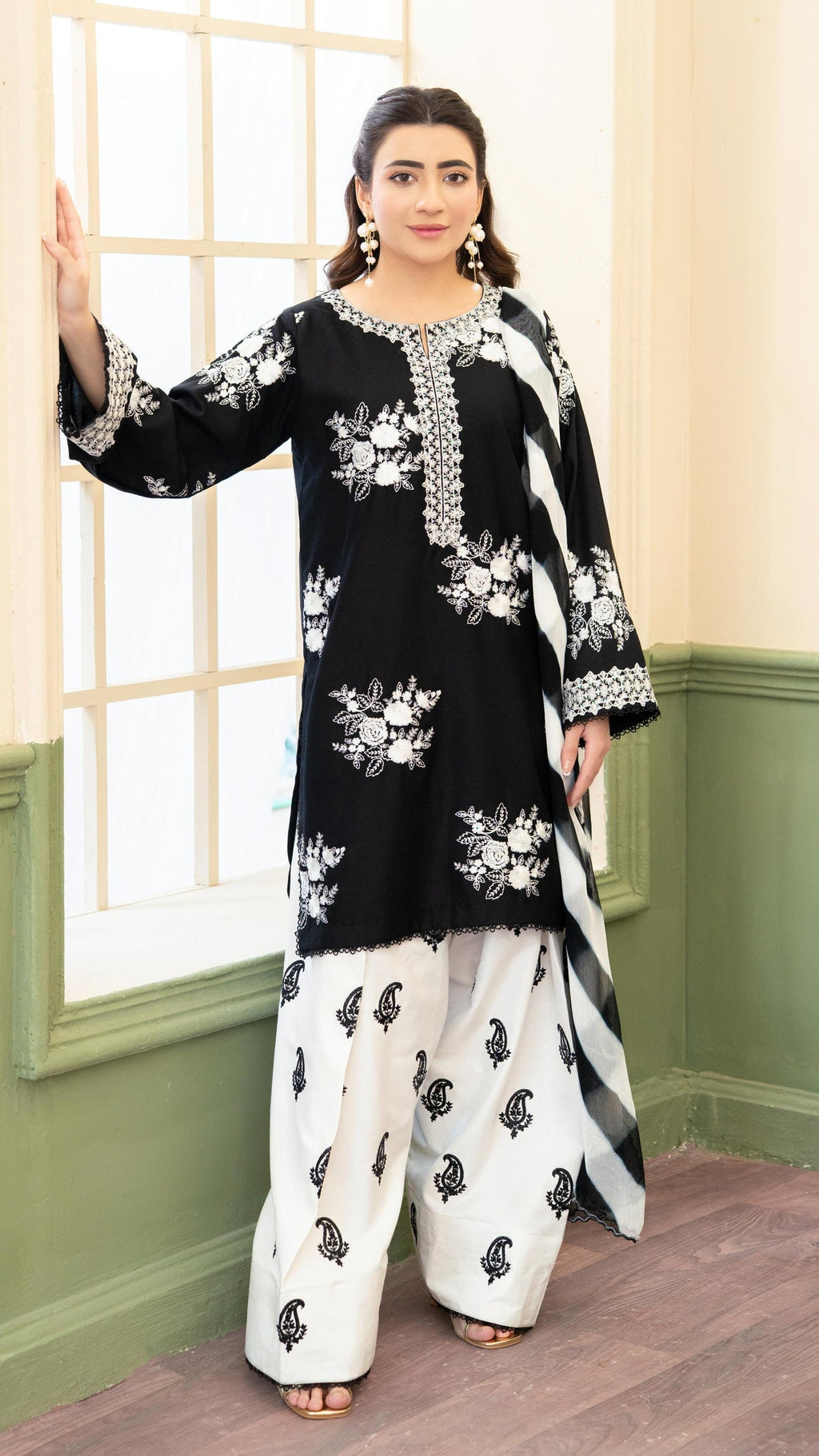 ZARA SHAHJAHAN LAWN EMBROIDERED 3PC