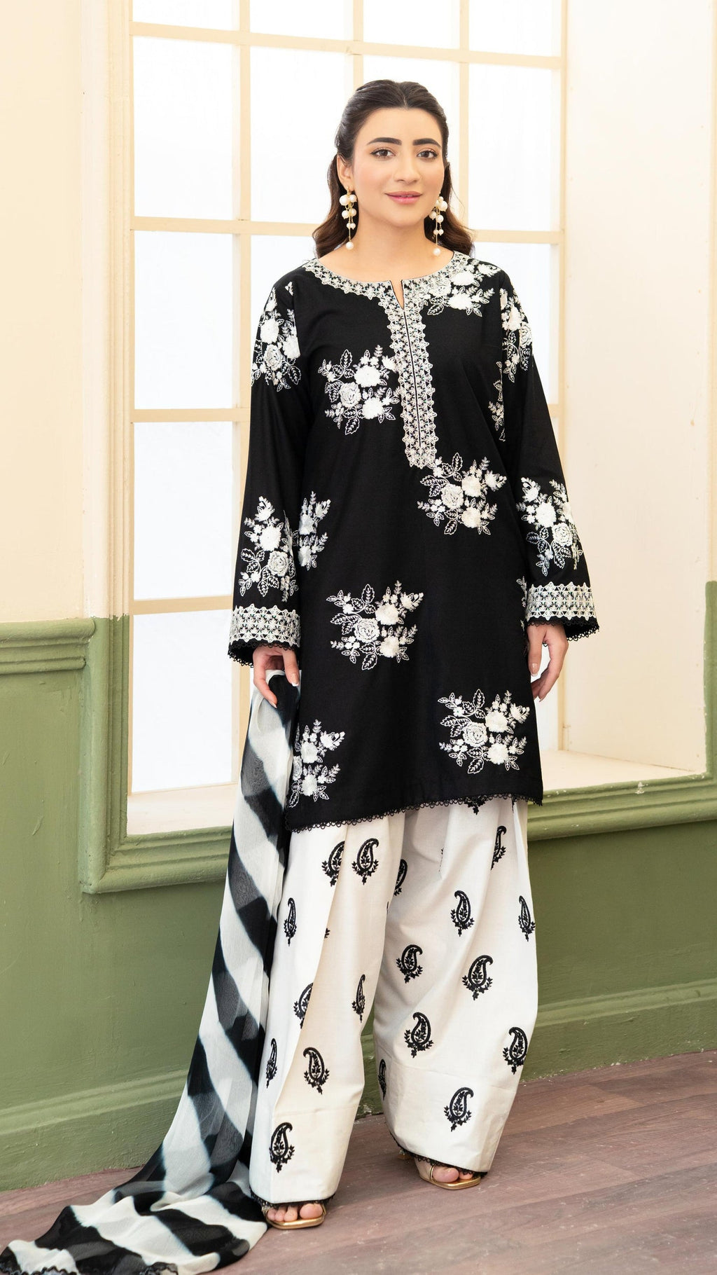ZARA SHAHJAHAN LAWN EMBROIDERED 3PC