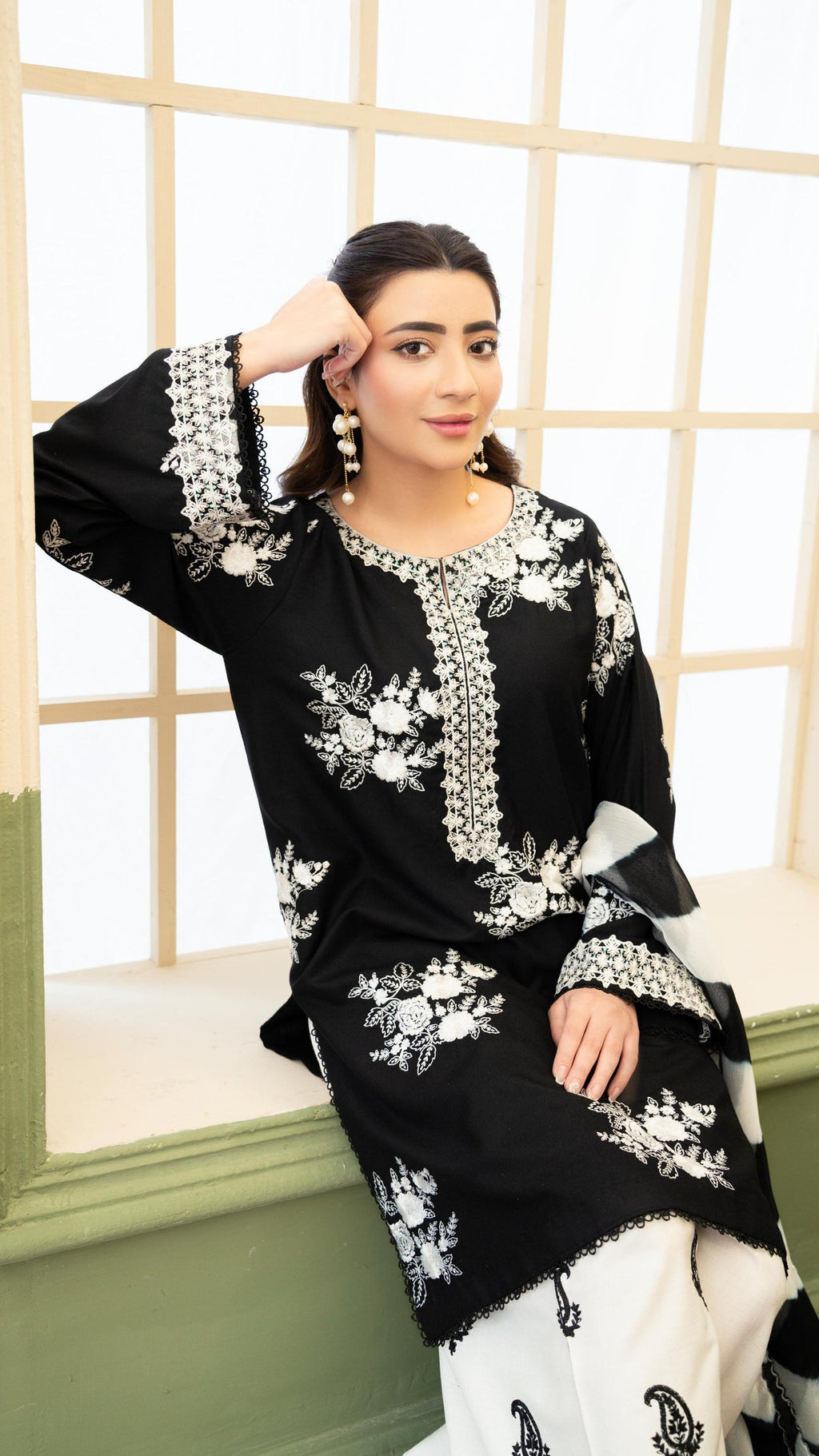 ZARA SHAHJAHAN LAWN EMBROIDERED 3PC
