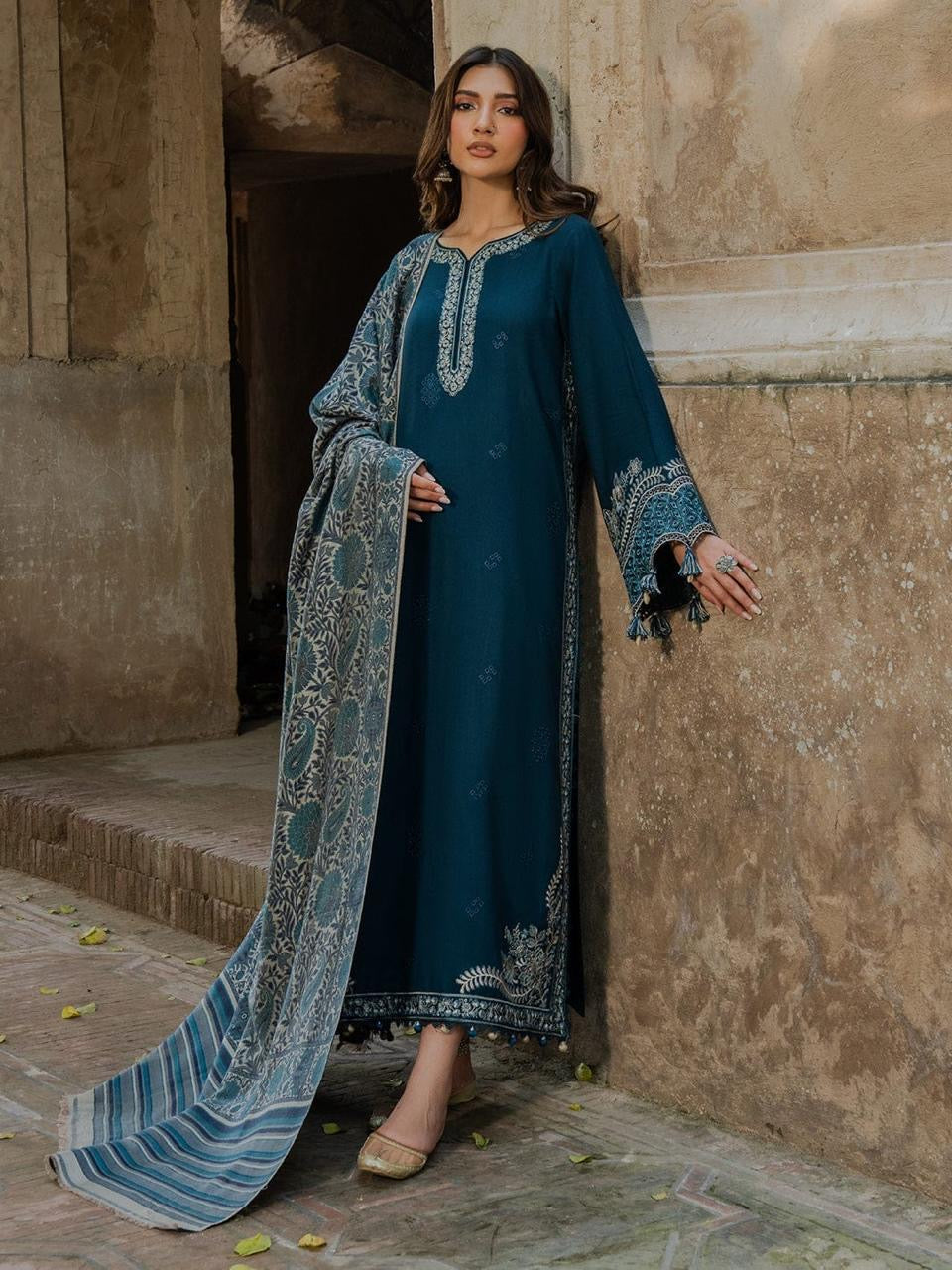 IZEL UNSTITCH LAWN EMBROIDERED 3PC (E238)
