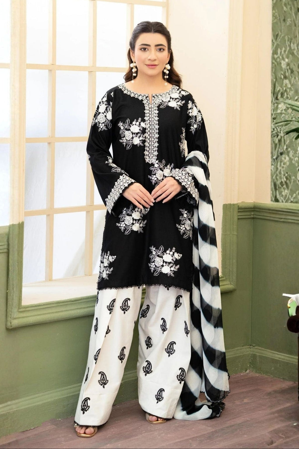 ZARA SHAHJAHAN LAWN EMBROIDERED 3PC